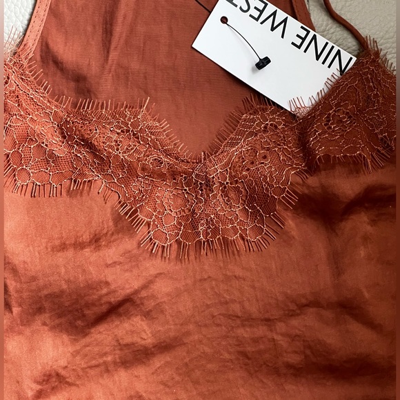 NINE WEST 🆕 Satin Cami with Lace Trim Size Medium - Picture 5 of 6